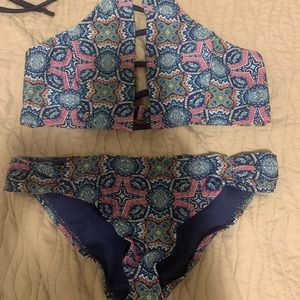 Patterned bathing suit set